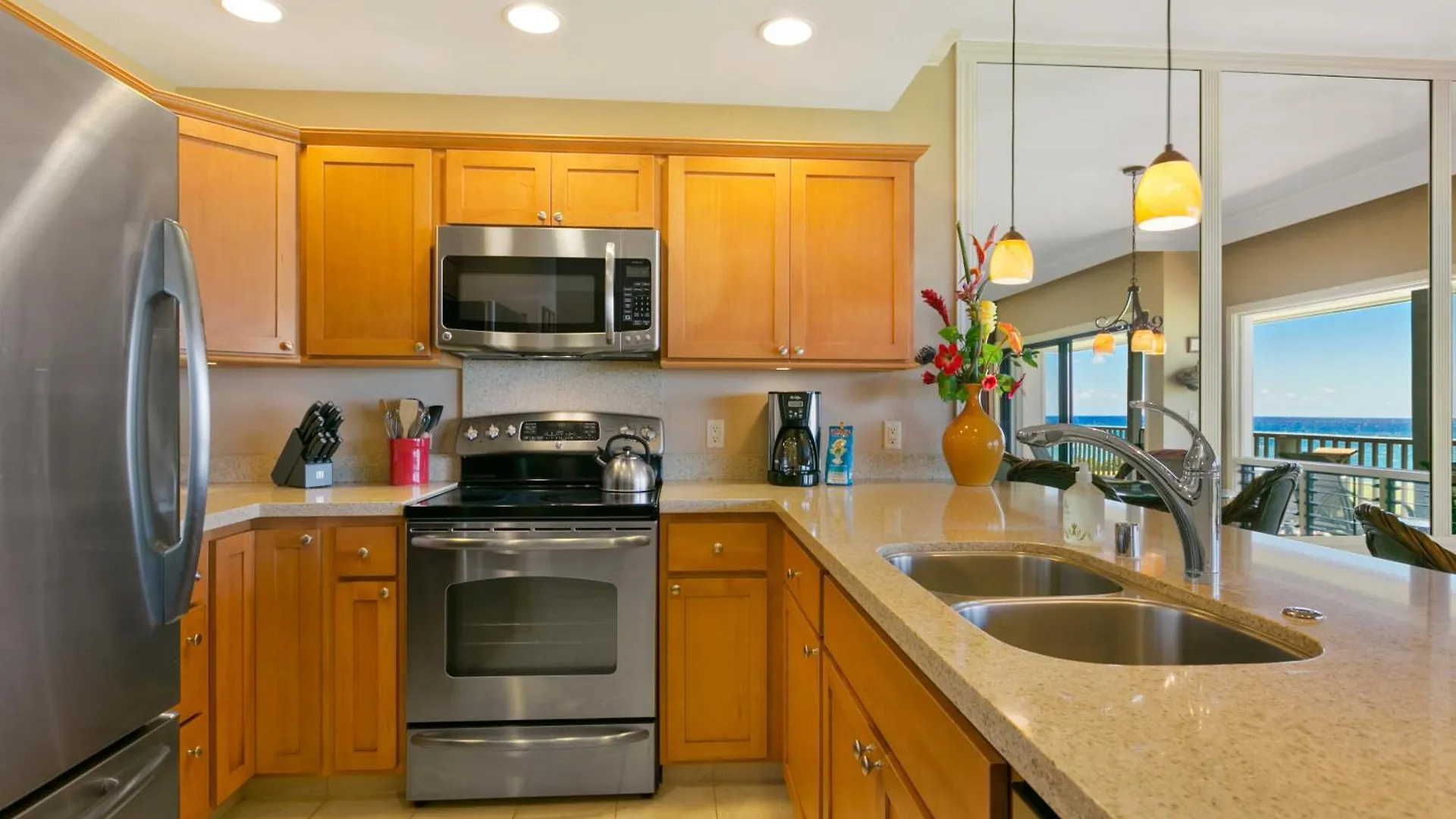 Prime Oceanfront Condo Near Shipwreck Beach - Alekona Kauai Koloa United States